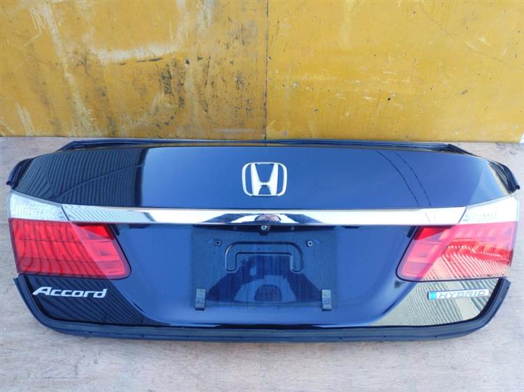 Крышка багажника Хонда Аккорд в Кизляре 50872