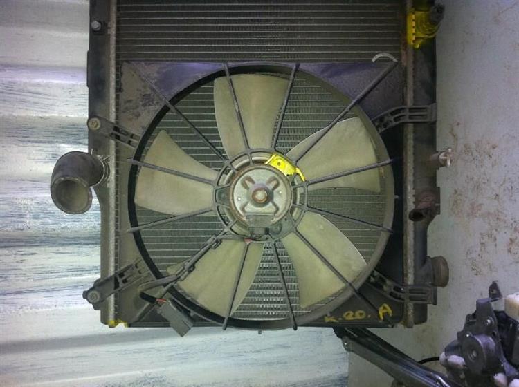 Диффузор радиатора Хонда Стрим в Кизляре 7847